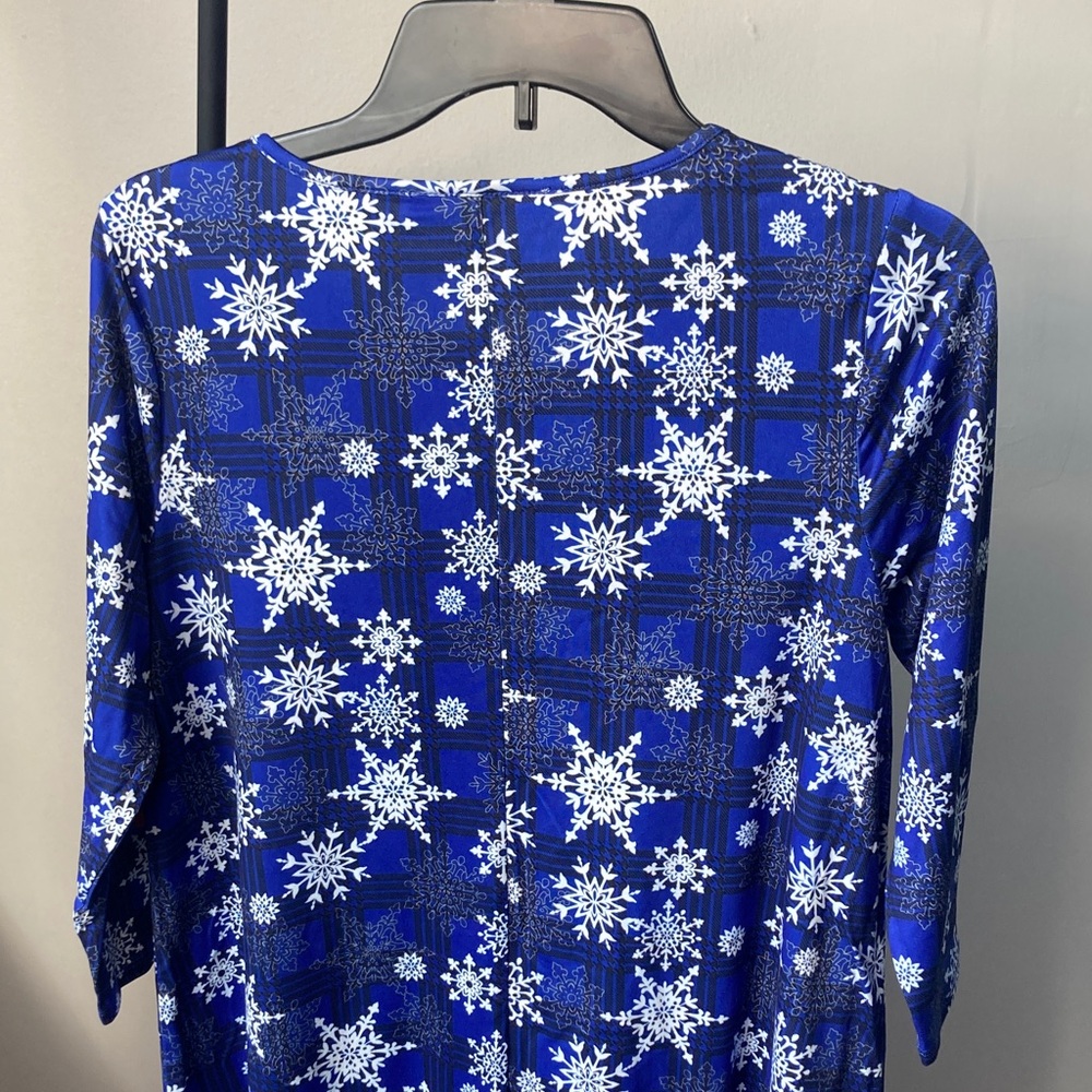 3/$15 Snowflake and plaid print 3/4 sleeve nightshirt nightgown size S - Picture 9 of 15